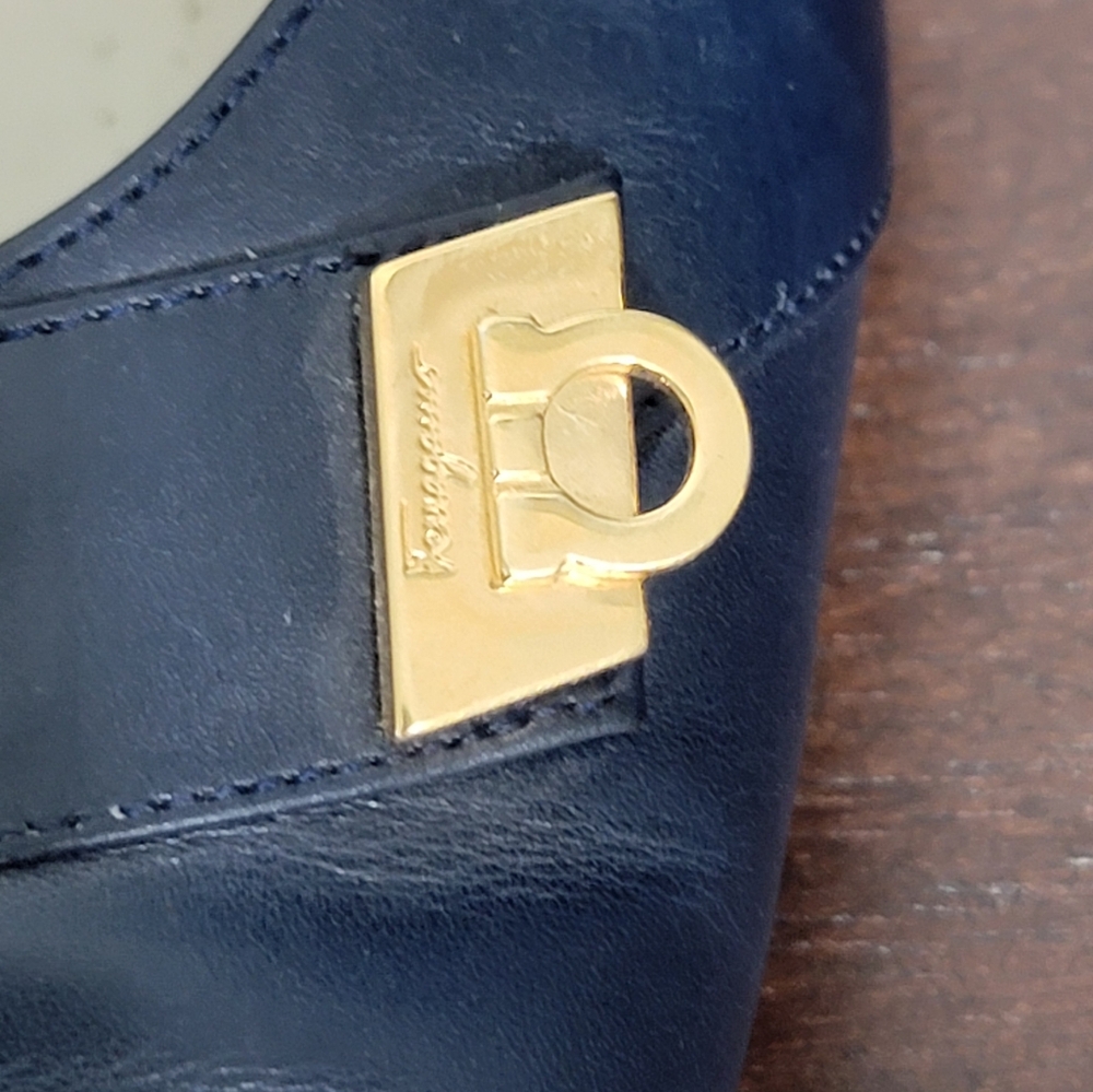 Salvatore Ferragamo Made in Italy Navy Blue Leather Pumps Women's Size 10 2A - Picture 10 of 14